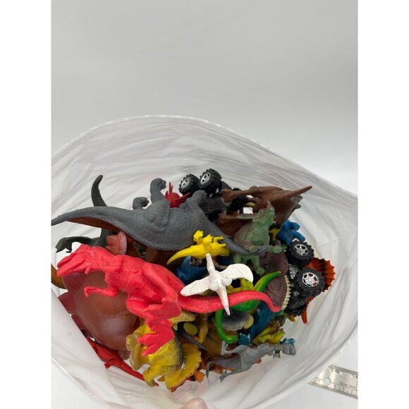 Bulk Lot Of Assorted Plastic Dinosaur Toys Figures 5.6 Lbs Mixed Colors & Sizes - Picture 6 of 6